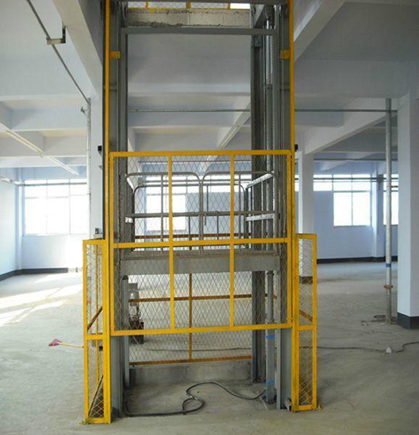 使用升降貨梯應(yīng)該注意什么呢?